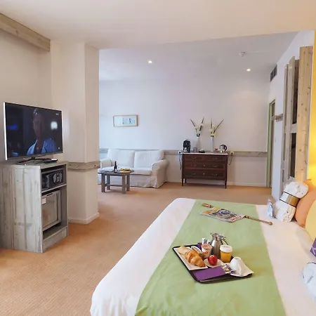 Mercure 4* مييو